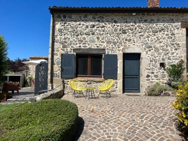 Domaine Des Pierres D Auvergne Flat Екстер'єр фото