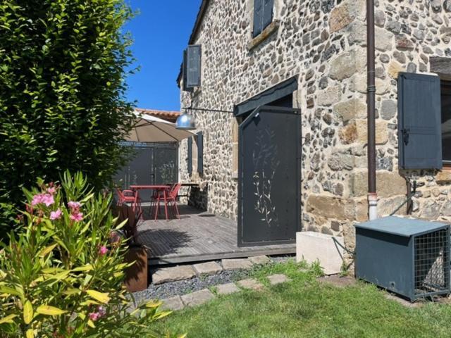 Domaine Des Pierres D Auvergne Flat Екстер'єр фото